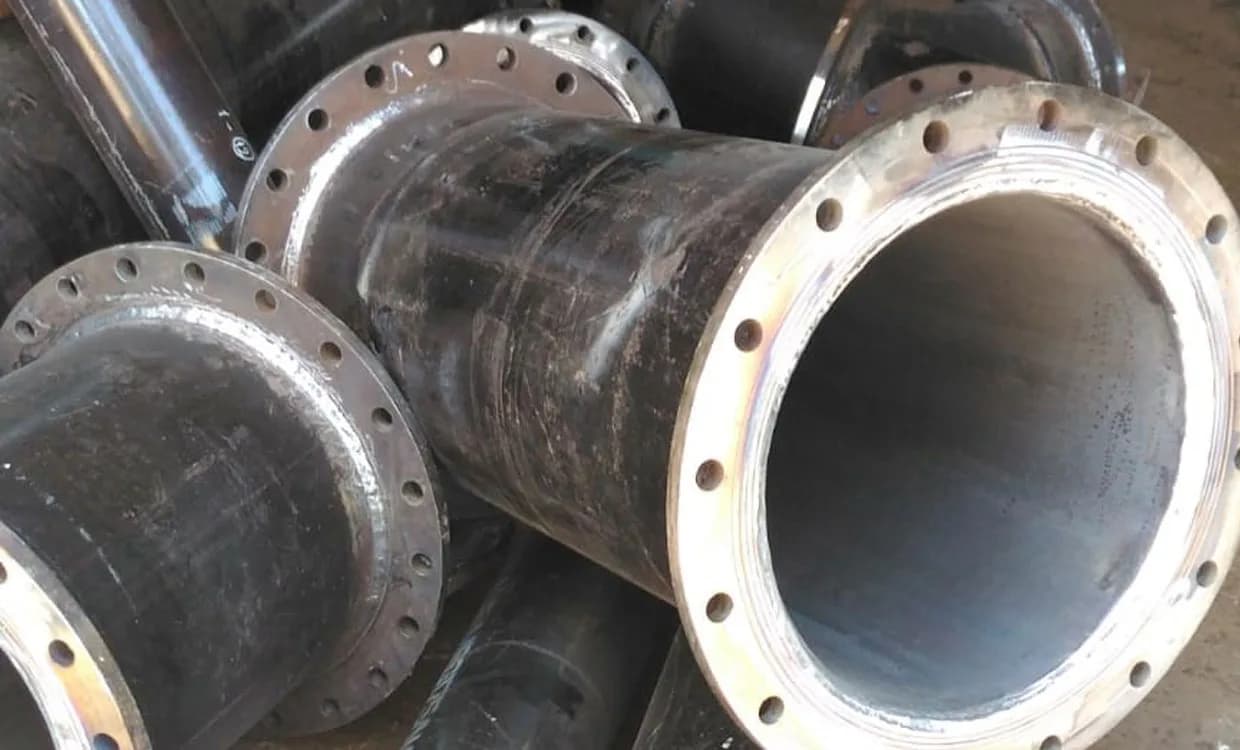 Cross-section of a large-diameter flanged steel pipe